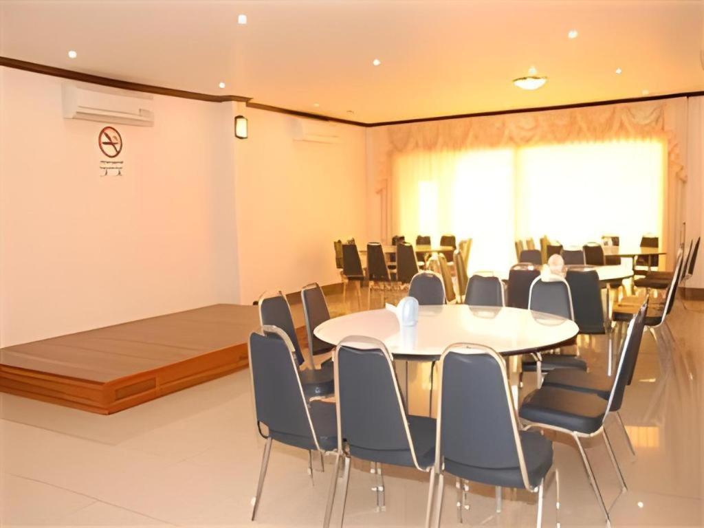 Chaleunehoung Hotel Вьентьян Экстерьер фото