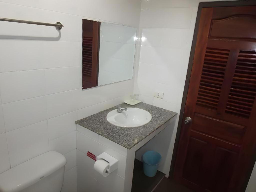 Chaleunehoung Hotel Вьентьян Экстерьер фото