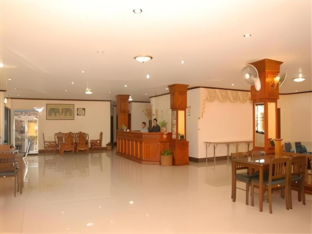 Chaleunehoung Hotel Вьентьян Экстерьер фото